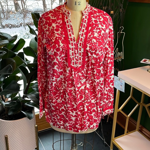 Fun cotton tunic. Hot pink and white with nice embroidered detail. - Picture 1 of 4
